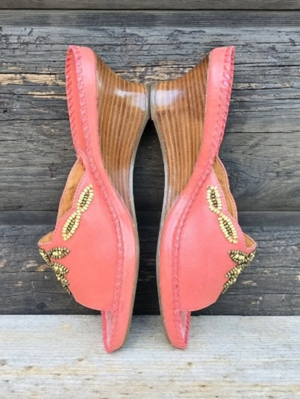 Clarks Artisan NEW Empress Y2K Coastal Boho Coral Beaded Wedge Slide Sandals 7M